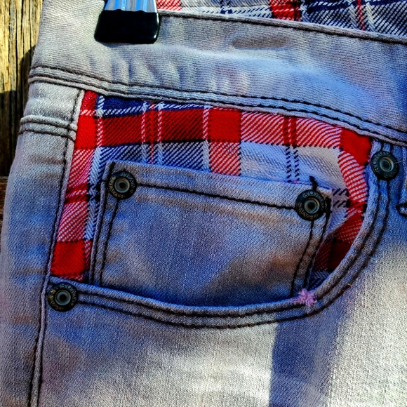 Bongo - Picture 3 of 9